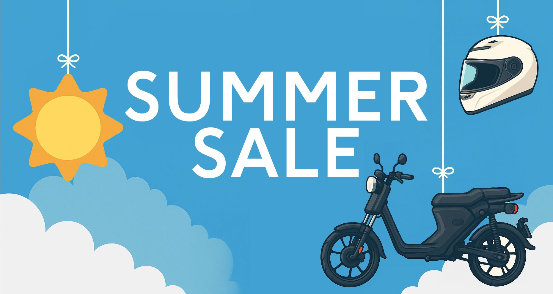 Summer sale i vit text, mot en illustrerad blå himmel med vita moln, en sol, moped och hjälm hängandes i snören